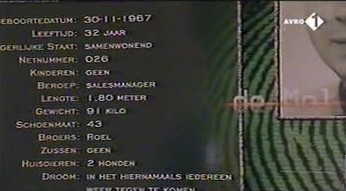 [object Object],Dan, bij ,Scottish Bank, in ,aflevering 1