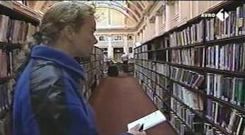 [object Object],Yvonne, bij ,Mitchell Library, in ,aflevering 4