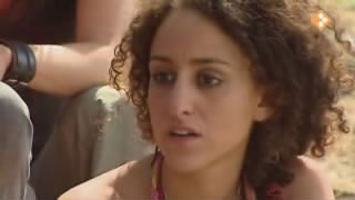 [object Object],Dunya, bij ,Bagage wegen, in ,aflevering 2