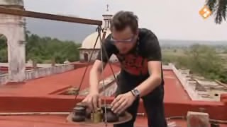 [object Object],Dennis, bij ,Fabriek, in ,aflevering 4