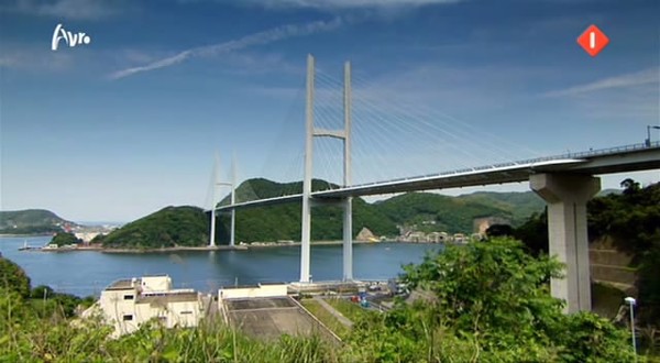 [object Object],Brug, boot en helikopter, in ,aflevering 1