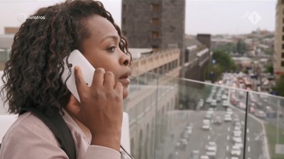 [object Object],Simone, bij ,De kluis, in ,aflevering 1