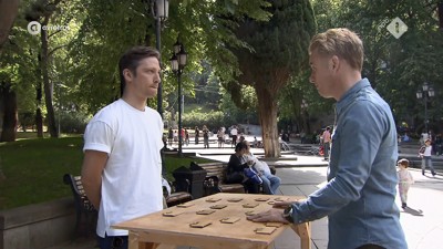 [object Object],Emilio, bij ,Niets is wat het lijkt, in ,aflevering 4