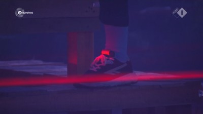 [object Object],Niels, bij ,Uit stralen, in ,aflevering 2