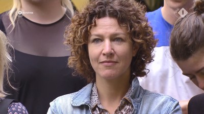 [object Object],Evelien, bij ,Wachtkamer?, in ,aflevering 2