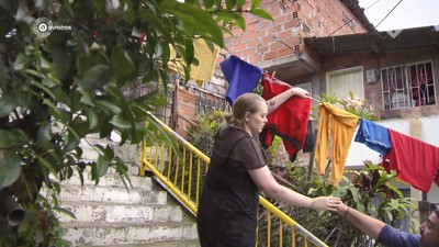 [object Object],Nikkie, bij ,Vlag uithangen, in ,aflevering 3