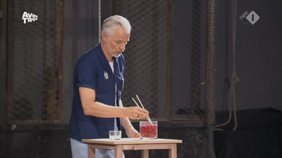 [object Object],Arno, bij ,Binnen en buiten bereik, in ,aflevering 2