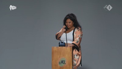 [object Object],Sarah, in ,aflevering 1